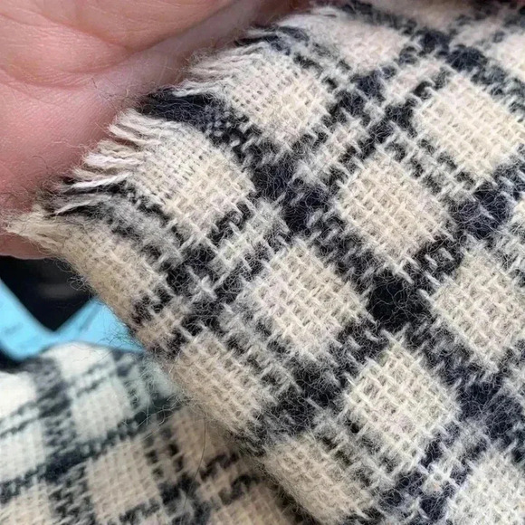 Zara NWOT cozy and warm blanket/ shawl in washable 100%. acrylic ivory  w black - Picture 6 of 6